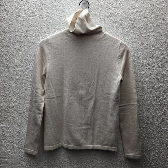 Basic cream turtleneck sweater - Picture 1 of 4